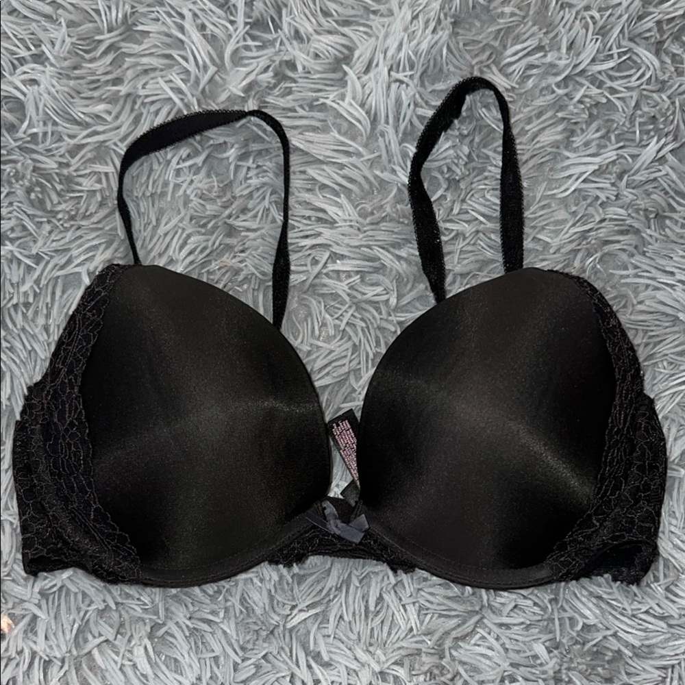 Victoria Secrets 34C Elegant Black Lace Bra